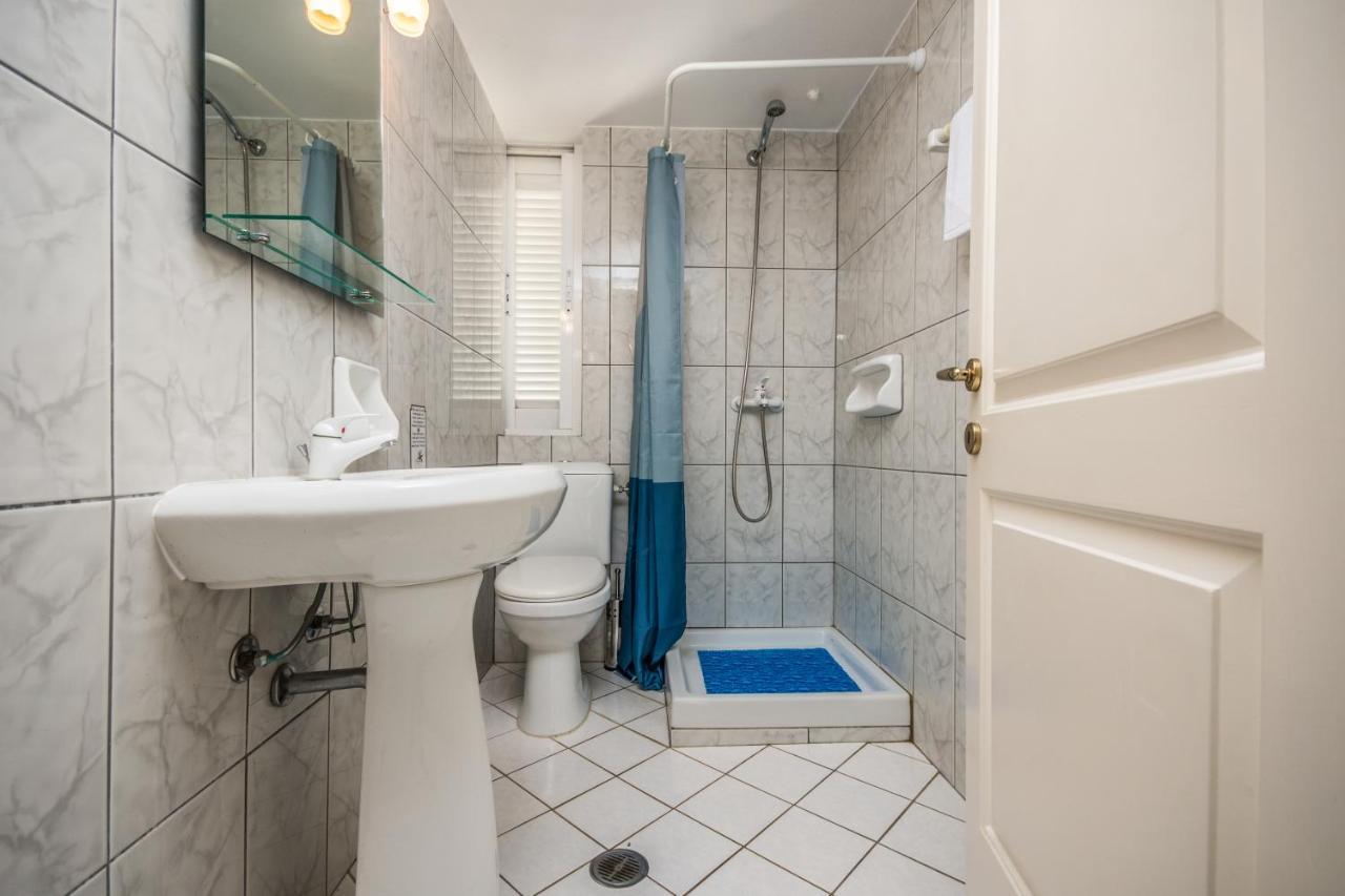 Irini Apartments And Studios 阿齐欧斯·贡多斯 外观 照片