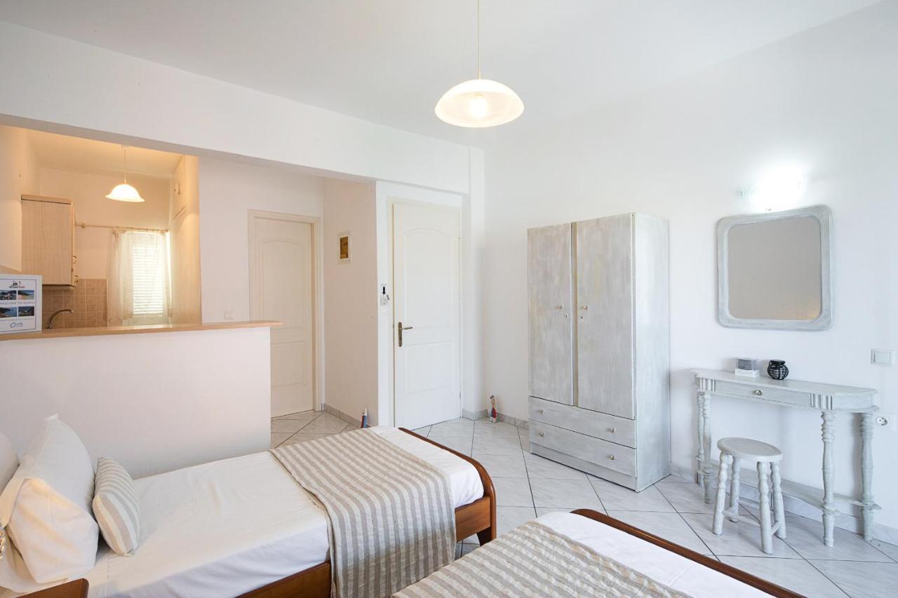 Irini Apartments And Studios 阿齐欧斯·贡多斯 外观 照片
